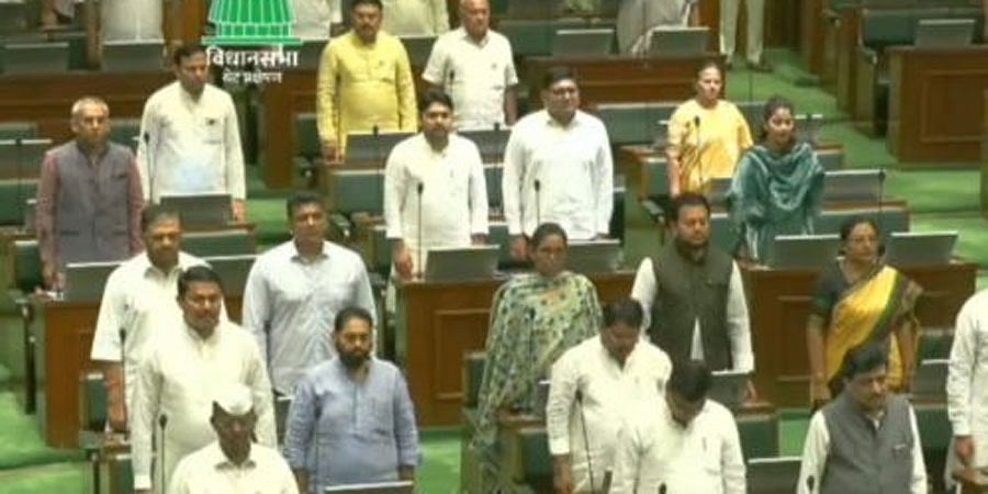 ವಂದೇ ಮಾತರಂ ವಿಚಾರ: ಮಹಾರಾಷ್ಟ್ರ ವಿಧಾನಸಭೆಯಲ್ಲಿ ತೀವ್ರ ಗದ್ದಲ, ಸದನ ಮುಂದೂಡಿಕೆ