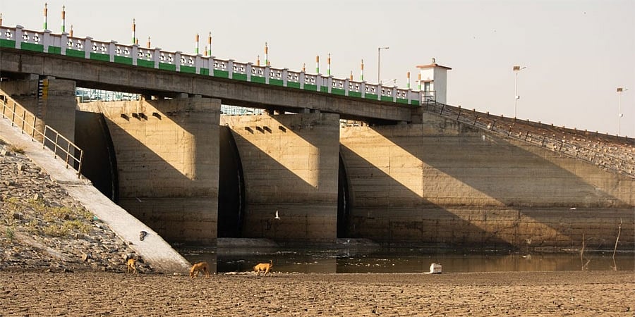 ಕರ್ನಾಟಕದಲ್ಲಿ ನೀರಿನ ಬಿಕ್ಕಟ್ಟು; ತಳಮಟ್ಟಕ್ಕೆ ಕುಸಿದ ನೀರಿನ ಮಟ್ಟ; ತಮಿಳುನಾಡಿನೊಂದಿಗೆ ಮತ್ತೆ ಸಂಘರ್ಷ ಸಾಧ್ಯತೆ