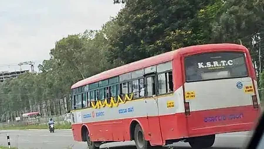ಬೆಂಗಳೂರು-ಮೈಸೂರು ಎಕ್ಸ್‌ಪ್ರೆಸ್‌ ವೇ: ವಿರುದ್ಧ ದಿಕ್ಕಿನಲ್ಲಿ ಬಂದು ಕೆಎಸ್ಆರ್'ಟಿಸಿ ಬಸ್ ಚಾಲಕ ಹುಚ್ಚಾಟ, ಕ್ರಮಕ್ಕೆ ನೆಟ್ಟಿಗರ ಆಗ್ರಹ