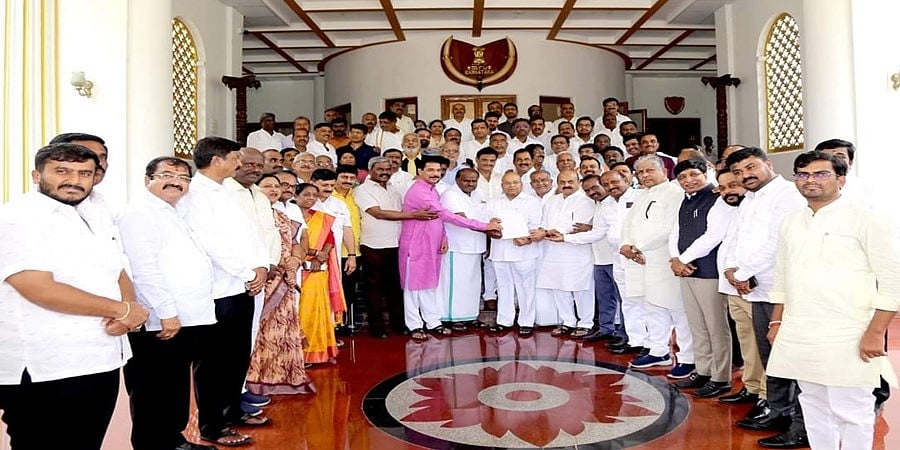 'INDIA' ಸಮಾವೇಶದಲ್ಲಿ ಸರ್ಕಾರಿ ಅಧಿಕಾರಿಗಳ ಭಾಗವಹಿಸುವಿಕೆ: ಸರ್ಕಾರದ ವಿವರಣೆ ಕೇಳಲು ಬಿಜೆಪಿ-ಜೆಡಿಎಸ್ ರಾಜ್ಯಪಾಲರಿಗೆ ಒತ್ತಾಯ