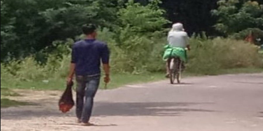 ಮರ್ಯಾದಾ ಹತ್ಯೆ: ಸಹೋದರಿಯನ್ನು ಕೊಂದು, ಕತ್ತರಿಸಿದ ರುಂಡ ಹಿಡಿದು ನಡೆದ ಅಣ್ಣನ ಭಯಾನಕ ವಿಡಿಯೋ