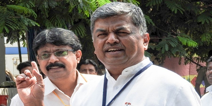 ಸಿಎಂ ಆಯ್ಕೆ ಮಾಡೋದು, ಕೆಳಗೆ ಇಳಿಸೋದು ಗೊತ್ತು; ಯಾರ ಬಳಿಯೂ ಭಿಕ್ಷೆ ಬೇಡಲ್ಲ; ಸಮುದಾಯಕ್ಕೆ ನೀವು ಕೊಟ್ಟಿದ್ದೇನು?: ಸಿಎಂ ಮೇಲೆ ಬಿ ಕೆ ಹರಿಪ್ರಸಾದ್ ಅಸಮಾಧಾನ