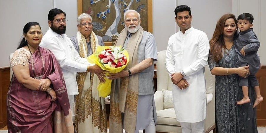 ಕುಟುಂಬ ಸಮೇತ ಪ್ರಧಾನಿ ಮೋದಿ ಭೇಟಿ ಮಾಡಿದ ಮಹಾರಾಷ್ಟ್ರ ಸಿಎಂ ಏಕನಾಥ್ ಶಿಂಧೆ