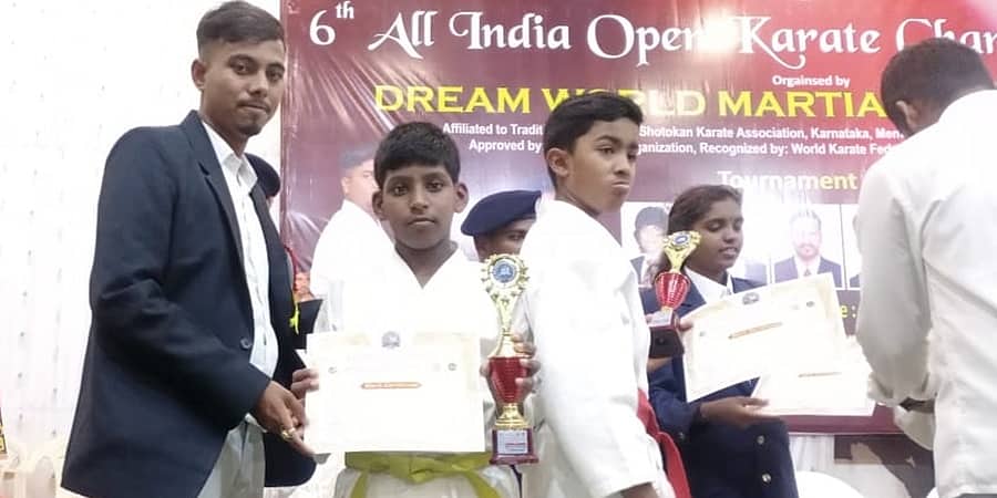 ಅಖಿಲ ಭಾರತ ಕರಾಟೆ ಚಾಂಪಿಯನ್ ಶಿಪ್: ಪ್ರಥಮ ಸ್ಥಾನ ಪಡೆದ ಅಭಿನವ್ ಬಳ್ಳಾರಿ