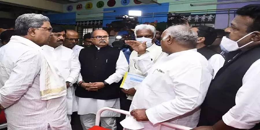 ಹಾವೇರಿ ಜಿಲ್ಲಾಸ್ಪತ್ರೆ ಅವ್ಯವಸ್ಥೆ ಕಂಡು ಸಿಎಂ ಸಿದ್ದರಾಮಯ್ಯ ಕೆಂಡಮಂಡಲ, ಸ್ಥಳದಲ್ಲಿಯೇ ಮುಖ್ಯ ಎಂಜಿನಿಯರ್ ಅಮಾನತು!