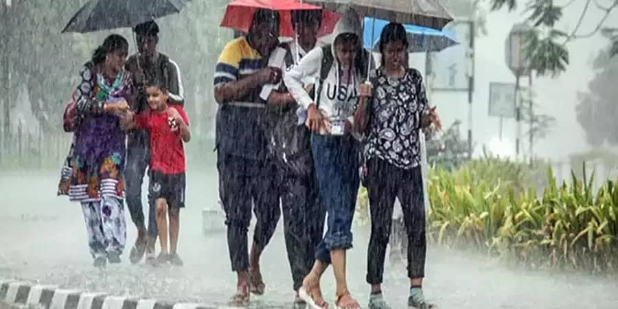 ಕರಾವಳಿ, ಮಲೆನಾಡು ಸೇರಿದಂತೆ ಹಲವು ಜಿಲ್ಲೆಗಳಲ್ಲಿ ಮಳೆ ಮುಂದುವರಿಕೆ: ಇಂದು ಕೂಡ ಶಾಲೆ-ಕಾಲೇಜುಗಳಿಗೆ ರಜೆ ಘೋಷಣೆ