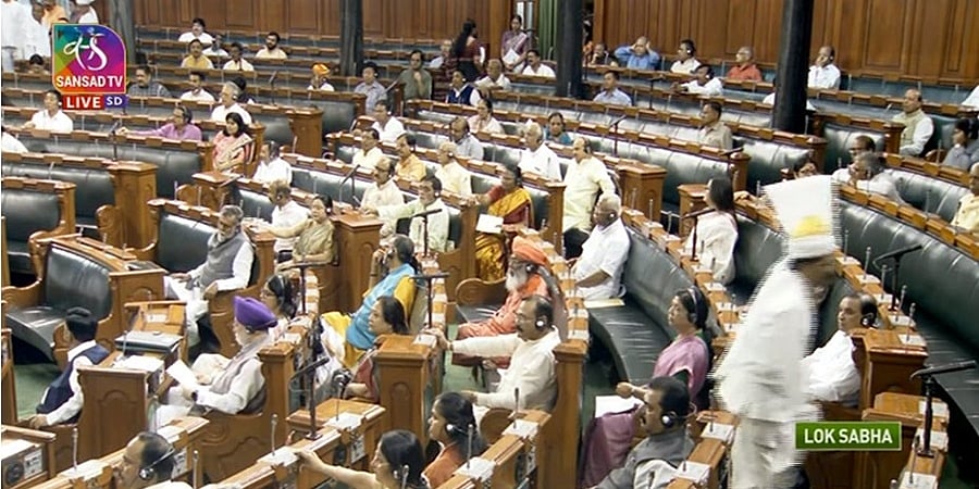ಕಲಾಪಕ್ಕೆ ಅಡ್ಡಿಪಡಿಸಿದ ಆರೋಪ: ಲೋಕಸಭೆಯಿಂದ ವಿಪಕ್ಷಗಳ ಒಟ್ಟು 15 ಸಂಸದರು ಅಮಾನತು!
