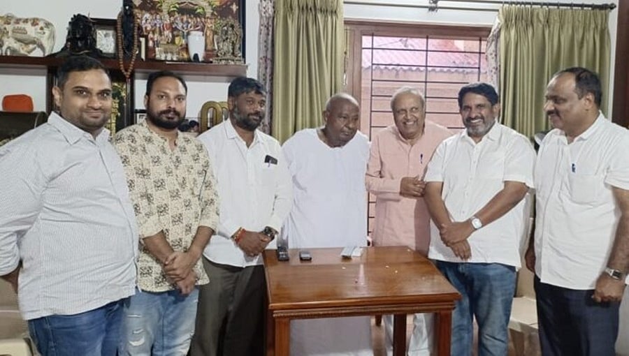 ಮುಖ್ಯಮಂತ್ರಿ ಚಂದ್ರು ನೇತೃತ್ವದ ಎಎಪಿ ರಾಜ್ಯ ಘಟಕದಿಂದ ಮಾಜಿ ಪಿಎಂ ಎಚ್.ಡಿ ದೇವೇಗೌಡರ ಭೇಟಿ