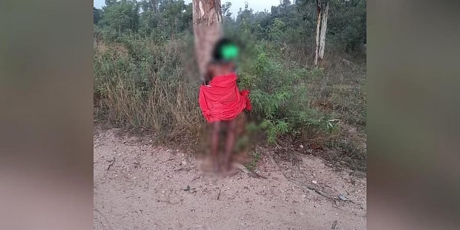 ಅನೈತಿಕ ಸಂಬಂಧ: ದಲಿತ ಮಹಿಳೆಯನ್ನು ವಿವಸ್ತ್ರಗೊಳಿಸಿ, ಮರಕ್ಕೆ ಕಟ್ಟಿ ಥಳಿತ!