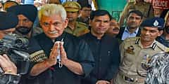 ಜಮ್ಮು-ಕಾಶ್ಮೀರ: 35 ವರ್ಷಗಳಲ್ಲಿ ಇದೇ ಮೊದಲು, ಮೊಹರಂ ಮೆರವಣಿಗೆಯಲ್ಲಿ ಲೆಫ್ಟಿನೆಂಟ್ ಗವರ್ನರ್ ಭಾಗಿ