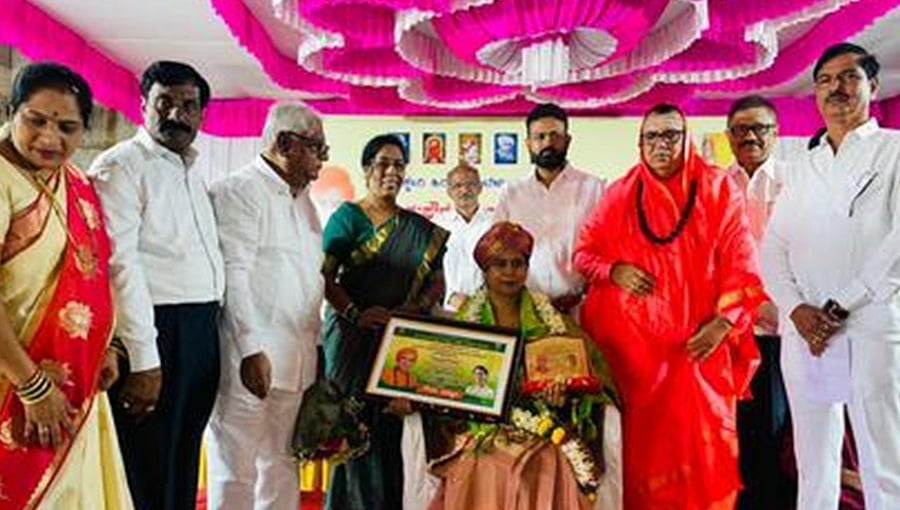 ಮಠಗಳು, ಆಧ್ಯಾತ್ಮಿಕ ಕೇಂದ್ರಗಳಿಗೆ ಸರ್ಕಾರ ಬೆಂಬಲ: ಲಕ್ಷ್ಮೀ ಹೆಬ್ಬಾಳ್ಕರ್