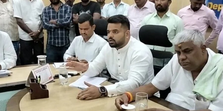 ಹಾಸನದ ಶಾಂತಿಗ್ರಾಮ- ಹಿರಿಯೂರು ನಡುವೆ ಹೊಸ ರಾಷ್ಟ್ರೀಯ ಹೆದ್ದಾರಿ; ಹೆಚ್ಚಿನ ಪರಿಹಾರಕ್ಕೆ ರೈತರ ಒತ್ತಾಯ