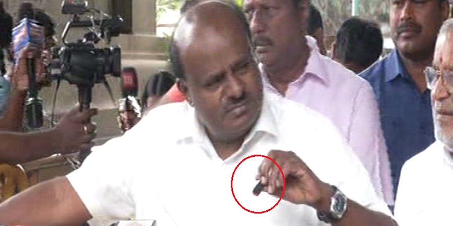 ಎಚ್ಡಿಕೆ ಪೆನ್ಡ್ರೈವ್ ಬಾಂಬ್: 'ಬ್ಲೂ ಫಿಲಂ ತೋರಿಸಿ ಬಂದವನಲ್ಲ.. ವರ್ಗಾವಣೆ ದಂಧೆ ಕುರಿತು ಸಾಕ್ಷ್ಯಇದೆ' ಎಂದ ಮಾಜಿ ಸಿಎಂ