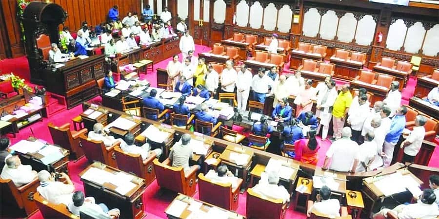 ಮೇಲ್ಮನೆಯಲ್ಲಿ ಗ್ಯಾರಂಟಿ ಗಲಾಟೆ; ಕಲಾಪಕ್ಕೆ ಅಡ್ಡಿ, ಬಿಜೆಪಿ ಧರಣಿ, ಹೊರಟ್ಟಿ ಸಂಧಾನ