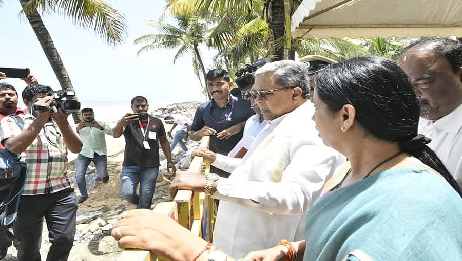 ಉಡುಪಿ: ಕಡಲ್ಕೊರೆತದಿಂದ ಹಾನಿಗೊಳಗಾದ ಪ್ರದೇಶಗಳಿಗೆ ಸಿಎಂ ಸಿದ್ದರಾಮಯ್ಯ ಭೇಟಿ!