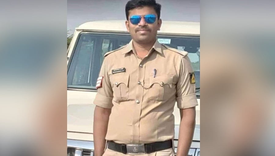 ರಾಯಚೂರು: 34 ವರ್ಷಕ್ಕೆ ಹಾರಿಹೋಯ್ತು ಪ್ರಾಣಪಕ್ಷಿ; ಮಲಗಿದ್ದಲ್ಲೇ ಉಸಿರು ಚೆಲ್ಲಿದ ಪೇದೆ!