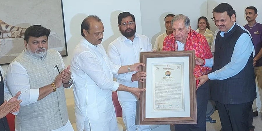ಮಹಾರಾಷ್ಟ್ರ: ಉದ್ಯಮಿ ರತನ್ ಟಾಟಾಗೆ 'ಉದ್ಯೋಗ ರತ್ನ' ಪ್ರಶಸ್ತಿ ಪ್ರದಾನ