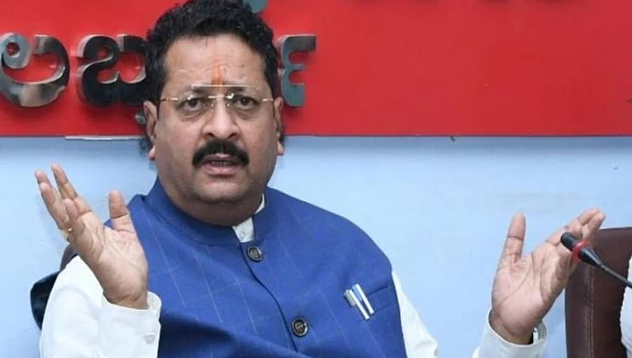 ಕಾಂಗ್ರೆಸ್ ಶಾಸಕರೇ ವಿರೋಧಿಸಿದ್ದರೂ ನೀರು ಬಿಡುತ್ತಿರುವುದೇಕೆ? ಬುದ್ದಿಜೀವಿಗಳು ಎಲ್ಲಿ: ಬಸನಗೌಡ ಯತ್ನಾಳ್ ಪ್ರಶ್ನೆ