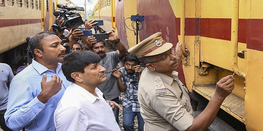ಕೇರಳ: ಕಣ್ಣೂರಿನಲ್ಲಿ ರೈಲಿನ ಮೇಲೆ ಕಲ್ಲು ತೂರಾಟ, ಒಡಿಶಾದ ವ್ಯಕ್ತಿ ಬಂಧನ