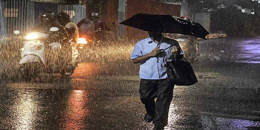 ರಾಜ್ಯದ ಕರಾವಳಿ, ಮಲೆನಾಡಿನಲ್ಲಿ ಮುಂದಿನ ಐದು ದಿನ ಭಾರಿ ಮಳೆ- ಹವಾಮಾನ ಇಲಾಖೆ ಮುನ್ಸೂಚನೆ