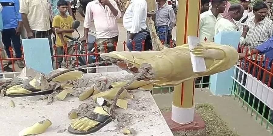 ಶಿವಮೊಗ್ಗ: ಹೊಳೆಹೊನ್ನೂರಿನಲ್ಲಿ ಮಹಾತ್ಮ ಗಾಂಧಿ ಪ್ರತಿಮೆ ಧ್ವಂಸ! ಸಿಎಂ ಸಿದ್ದರಾಮಯ್ಯ ಖಂಡನೆ