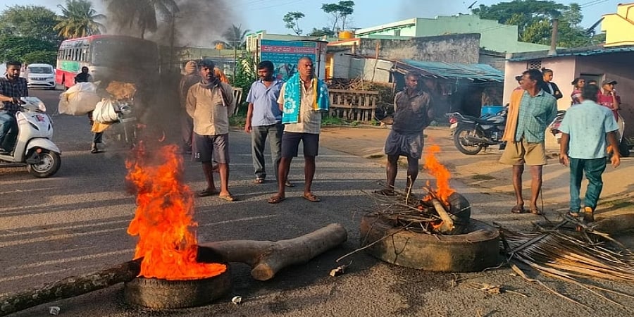 ರಾಮನಗರ: ಮಕ್ಕಳ ಮೇಲೆ ಹರಿದ ಗೂಡ್ಸ್ ವಾಹನ; ಆಸ್ಪತ್ರೆಯಲ್ಲಿ ನಾಲ್ಕನೇ ಮಗು ಸಾವು, ಕುಟುಂಬಸ್ಥರ ಪ್ರತಿಭಟನೆ