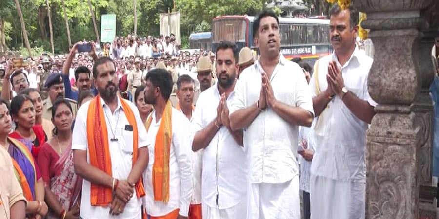 ಸೌಜನ್ಯ ಕೊಲೆ ಪ್ರಕರಣ: 'ನಾವು ತಪ್ಪು ಮಾಡಿಲ್ಲ.. ತಪ್ಪಿತಸ್ಥರನ್ನು ಶಿಕ್ಷಿಸು': ಅಣ್ಣಪ್ಪ ಸ್ವಾಮಿ ಮುಂದೆ ಆಣೆ