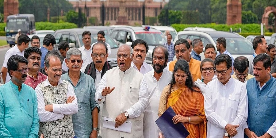 ಸಂಸತ್ತಿನ ಉಭಯ ಸದನಗಳಲ್ಲಿ ಮಣಿಪುರ ವಿವಾದ ಕುರಿತು ಸರ್ಕಾರ ಕಟ್ಟಿ ಹಾಕಲು 'INDIA' ತಂತ್ರ: ಖರ್ಗೆ ನಿವಾಸದಲ್ಲಿ ಇಂದು ಚರ್ಚೆ