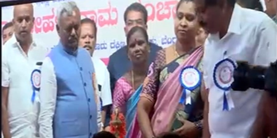 ಗೃಹ ಲಕ್ಷ್ಮಿ ಯೋಜನೆಗೆ ಚಾಲನೆ; ಹಬ್ಬ ಆಚರಿಸಿದ ಬಿಜೆಪಿ ಶಾಸಕ ಎಸ್.ಟಿ. ಸೋಮಶೇಖರ್