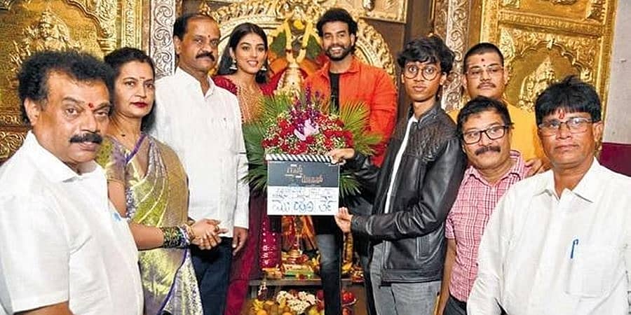 'ಗನ್ಸ್ ಆ್ಯಂಡ್ ರೋಸಸ್' ಚಿತ್ರದ ಮೂಲಕ ಸ್ಯಾಂಡಲ್ವುಡ್ಗೆ ಕಥೆಗಾರ ಅಜಯ್ ಕುಮಾರ್ ಪುತ್ರ ಅರ್ಜುನ್ ಎಂಟ್ರಿ