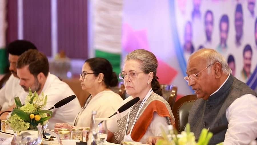 ವಿಪಕ್ಷ ಒಕ್ಕೂಟಕ್ಕೆ 'INDIA' ಹೆಸರು ಬಳಕೆ: 26 ರಾಜಕೀಯ ಪಕ್ಷಗಳು, ಚುನಾವಣಾ ಆಯೋಗಕ್ಕೆ ನೋಟಿಸ್ ಜಾರಿ