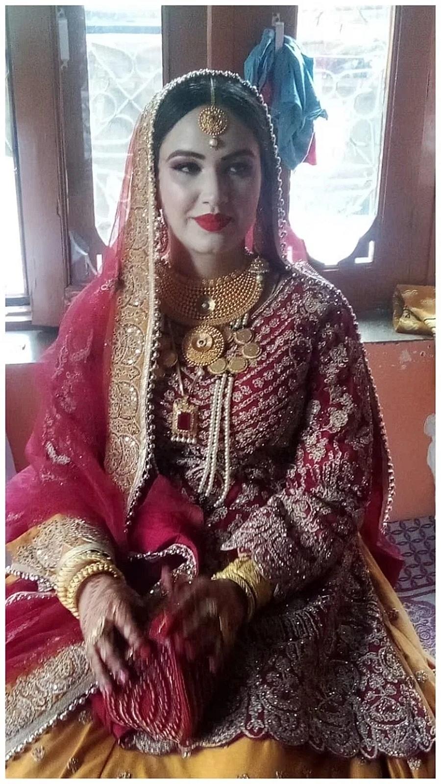 ಸಾಂಪ್ರದಾಯಿಕ ದಿರಿಸಿನಲ್ಲಿ ಕಂಗೊಳಿಸಿದ ಸರ್ಫರಾಜ್ ಖಾನ್ ಪತ್ನಿ
