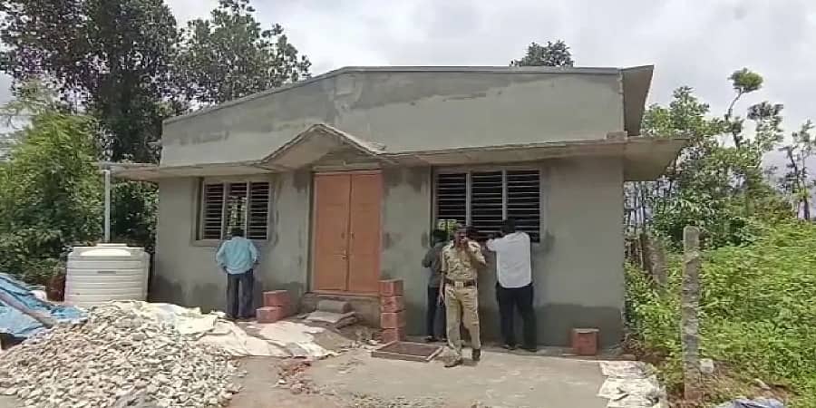 ಚಿಕ್ಕಮಗಳೂರು: ಕ್ರಿಶ್ಚಿಯನ್ನರೇ ಇಲ್ಲದ ಗ್ರಾಮದಲ್ಲಿ ಚರ್ಚ್ ನಿರ್ಮಾಣಕ್ಕೆ ಹಿಂದೂಪರ ಸಂಘಟನೆ, ಗ್ರಾಮಸ್ಥರ ವಿರೋಧ