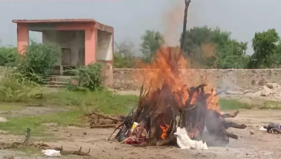 ರಾಜಸ್ಥಾನ: ಮಗಳ ಅತ್ಯಾಚಾರ, ಭೀಕರ ಕೊಲೆ; ಅಂತ್ಯಕ್ರಿಯೆ ವೇಳೆ ಚಿತೆಗೆ ಹಾರಿದ ತಂದೆ