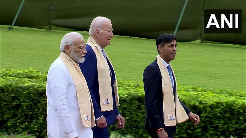 ದೆಹಲಿಯ ರಾಜ್ ಘಾಟ್ ನಲ್ಲಿ ಪ್ರಧಾನಿ ನರೇಂದ್ರ ಮೋದಿ ಮತ್ತು ಅಮೆರಿಕ ಅಧ್ಯಕ್ಷರ ಜೊತೆ ರುಷಿ ಸುನಕ್