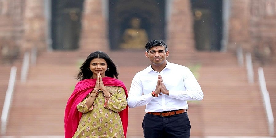 'ಹೆಮ್ಮೆಯ ಹಿಂದೂ' ಬ್ರಿಟನ್ ಪ್ರಧಾನಿ ರಿಷಿ ಸುನಕ್ ಪತ್ನಿ ಜೊತೆಗೆ ದೆಹಲಿಯ ಅಕ್ಷರಧಾಮ ದೇವಸ್ಥಾನಕ್ಕೆ ಭೇಟಿ