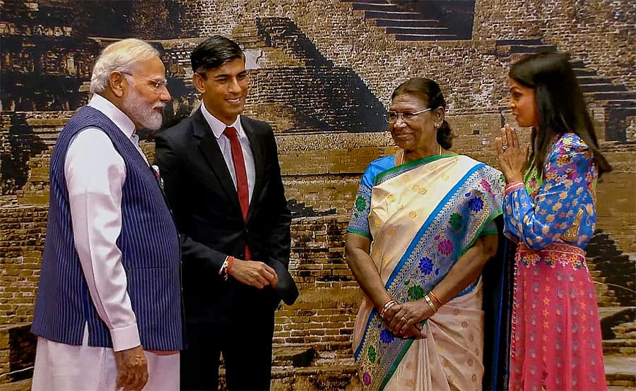 ಜಿ20 ನಾಯಕರು ಮತ್ತು ಪ್ರತಿನಿಧಿಗಳಿಗಾಗಿ ಔತಣಕೂಟದಲ್ಲಿ ಸೊಗಸಾದ ಭಾರತೀಯ ಸಸ್ಯಾಹಾರಿ ಆಹಾರಗಳನ್ನು ತಯಾರಿಸಲಾಗಿದೆ.