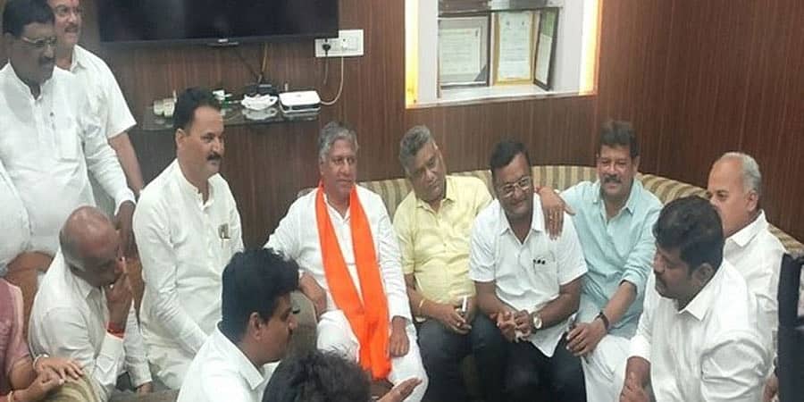 ಹುಬ್ಬಳ್ಳಿ ಈದ್ಗಾ ಮೈದಾನದಲ್ಲಿ ಗಣೇಶೋತ್ಸವಕ್ಕೆ ಅನುಮತಿ ಕೋರಿ ಬಿಜೆಪಿ ಪ್ರತಿಭಟನೆ