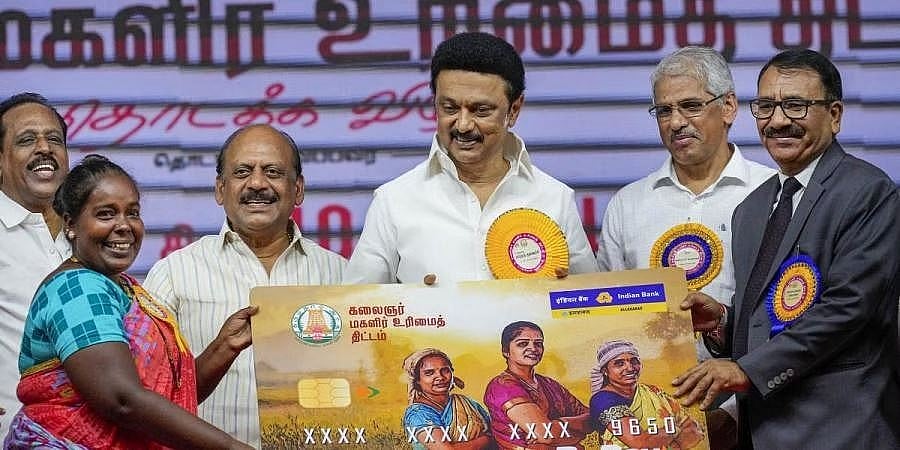 ತಮಿಳುನಾಡು: ಮಹಿಳೆಯರಿಗೆ ಮಾಸಿಕ 1,000 ರೂ. ಒದಗಿಸುವ ಯೋಜನೆಗೆ ಮುಖ್ಯಮಂತ್ರಿ ಎಂಕೆ ಸ್ಟಾಲಿನ್ ಚಾಲನೆ