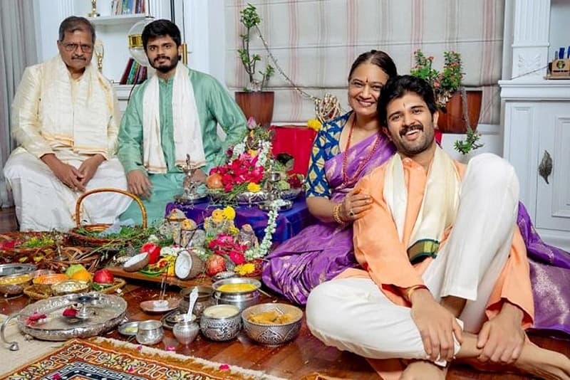 ವಿಜಯ ದೇವರಕೊಂಡ ಕುಟುಂಬ