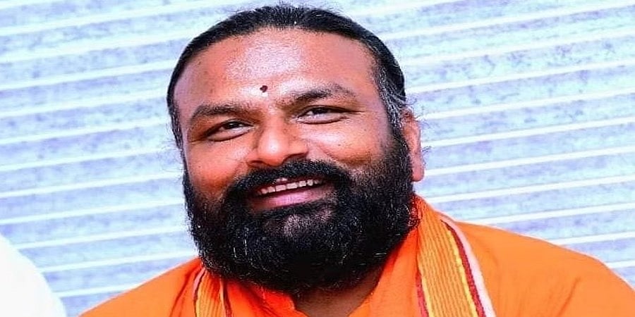 ಸೆಪ್ಟಂಬರ್ 29 ರವರೆಗೆ ಅಭಿನವ ಹಾಲಶ್ರೀ ಸಿಸಿಬಿ ಕಸ್ಟಡಿಗೆ: ಬೆಂಗಳೂರಿನ 19ನೇ ಎಸಿಎಂಎಂ ನ್ಯಾಯಾಲಯ ಆದೇಶ