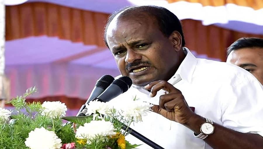 ಸಂಕಷ್ಟ ಸೂತ್ರವೇ ಇಲ್ಲ ಎಂದ ಮೇಲೆ ನೀರು ಬಿಟ್ಟಿದ್ದೇಕೆ? ನಿಯಂತ್ರಣ ಸಮಿತಿಯವರು ದೇವಲೋಕದಿಂದ ಇಳಿದು ಬಂದಿದ್ದಾರೆಯೇ? ಎಚ್.ಡಿಕೆ