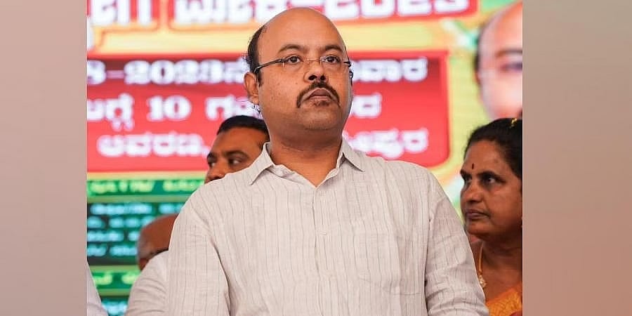 ವಿಧಾನಸಭೆ ಚುನಾವಣೆಗೂ ಮುನ್ನ ವರುಣಾದಲ್ಲಿ ಕುಕ್ಕರ್, ಇಸ್ತ್ರಿಪೆಟ್ಟಿಗೆ ವಿತರಣೆ: ಯತೀಂದ್ರ ಸಿದ್ದರಾಮಯ್ಯ ಹೇಳಿಕೆ ವೈರಲ್