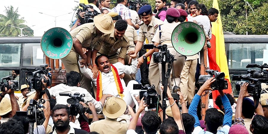 ನಗರದಲ್ಲಿ ಶಾಂತಿಯುತ ಬಂದ್; 3 ಬಿಜೆಪಿ ಶಾಸಕರು ಸೇರಿ 1000 ಕ್ಕೂ ಹೆಚ್ಚು ಜನರ ಬಂಧನ, ಬಿಡುಗಡೆ: ಪೊಲೀಸ್ ಕಮಿಷನರ್ ಬಿ ದಯಾನಂದ