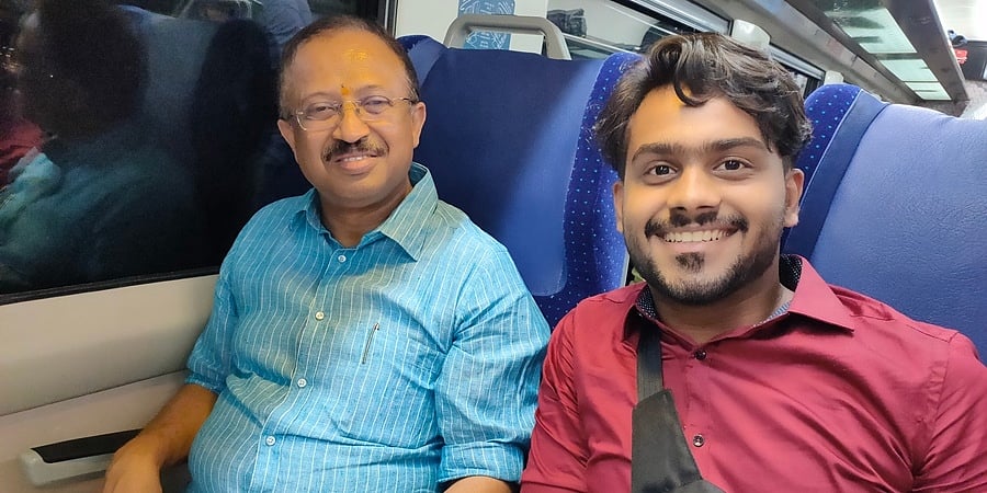 ರೈಲ್ವೇ ಇಲಾಖೆಯ ಗಮನ ಸೆಳೆದ ಮಂಗಳೂರು ಬಿಬಿಎ ವಿದ್ಯಾರ್ಥಿಯ ಛಾಯಾಚಿತ್ರಗಳು!