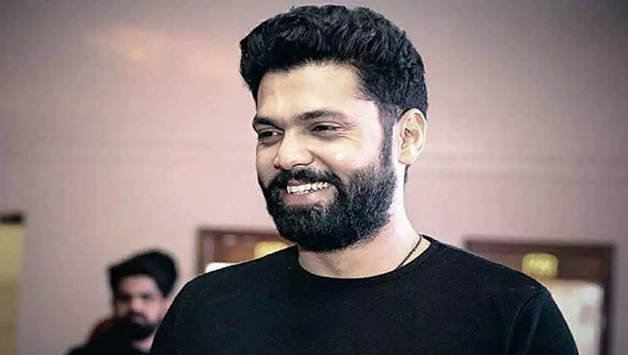 ಅವಳ ನಗು ನೋಡಿ ನನ್ನ ಹೃದಯ ಅರಳಿತ್ತು: ಆವತ್ತು ಇಡೀ ದಿನ ಆ ಹುಡುಗಿ ಹಿಂದೆಯೇ ಸುತ್ತಾಡಿದ್ದೆ; ರಕ್ಷಿತ್‌ ಶೆಟ್ಟಿ