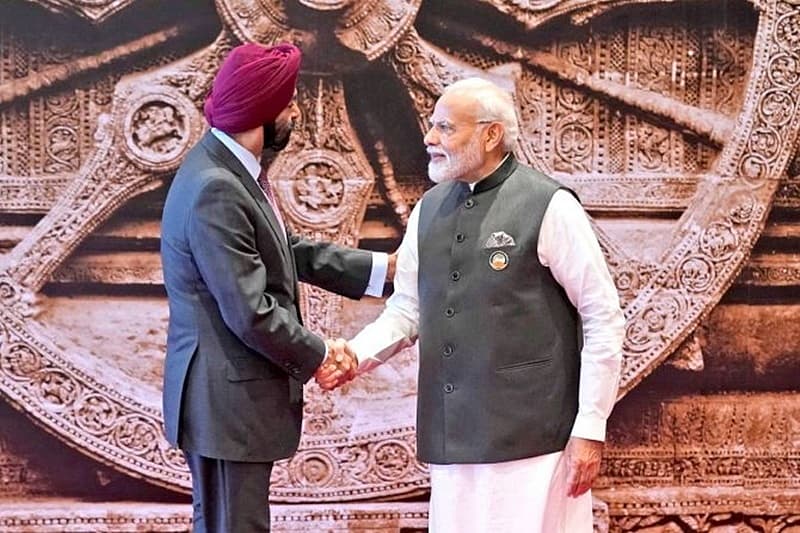 ಭಾರತ ಸಂಜಾತ ವಿಶ್ವ ಬ್ಯಾಂಕ್ ಅಧ್ಯಕ್ಷ ಅಜಯ್ ಬಂಗಾ ಅವರನ್ನು ಮೋದಿ ಸ್ವಾಗತಿಸಿದರು.