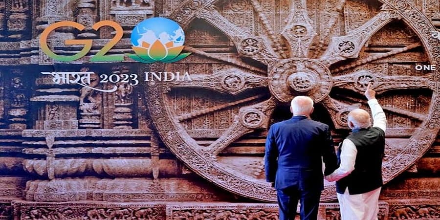 ಭಾರತ್ ಮಂಟಪಕ್ಕೆ ಆಗಮಿಸಿದ ಅಮೆರಿಕ ಅಧ್ಯಕ್ಷ ಜೊ ಬೈಡನ್ ಅವರಿಗೆ ಕೋನಾರ್ಕ್ ಸೂರ್ಯ ದೇವಾಲಯದ ಚಕ್ರ ಏನೆಂದು ವಿವರಿಸಿದ ಪ್ರಧಾನಿ ಮೋದಿ