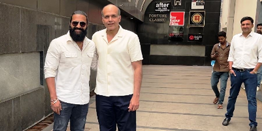 ಅಶುತೋಷ್ ಗೋವರಿಕರ್ ಭೇಟಿಯಾದ ರಿಷಬ್ ಶೆಟ್ಟಿ: 'ಲಗಾನ್’ ಡೈರೆಕ್ಟರ್ ಸಿನಿಮಾದಲ್ಲಿ 'ಕಾಂತಾರ ಶಿವ'?