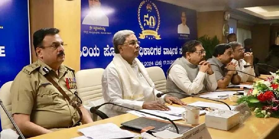 ರಾಜ್ಯದ ಎಲ್ಲಾ ಪೊಲೀಸ್ ಸಿಬ್ಬಂದಿಗೆ ಬೆಳ್ಳಿ ಪದಕ, ವೈದ್ಯಕೀಯ ವೆಚ್ಚ 1,500 ರೂ.ಗೆ ಹೆಚ್ಚಳ: ಸಿಎಂ ಸಿದ್ದರಾಮಯ್ಯ